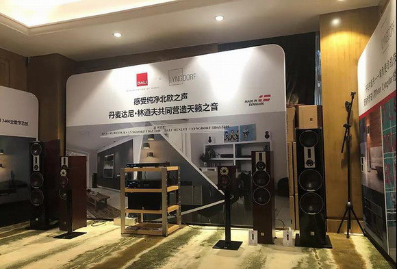 1_resize.jpg 1_resize.jpg